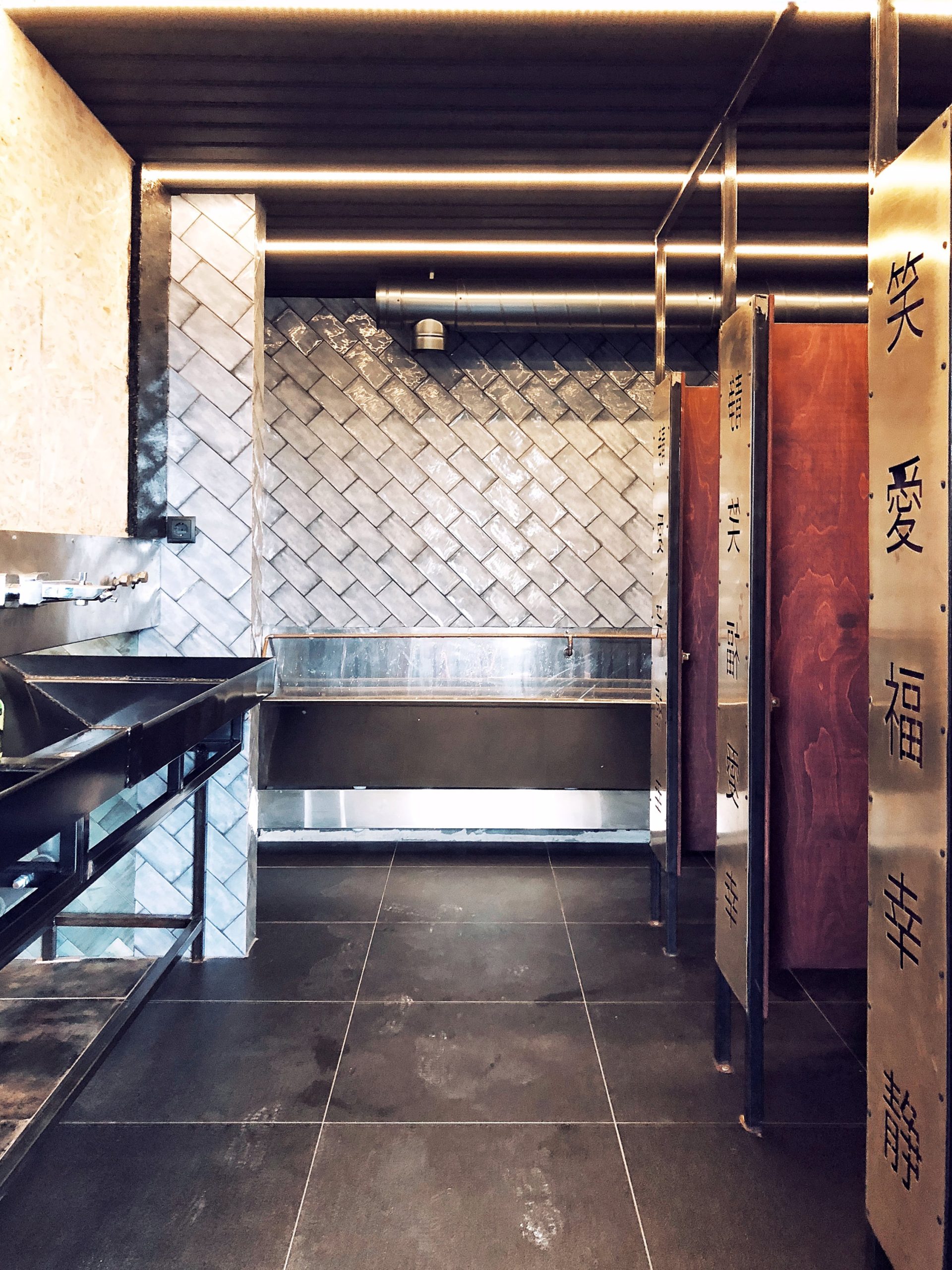 young_perty_restaurant_design_wc (3)