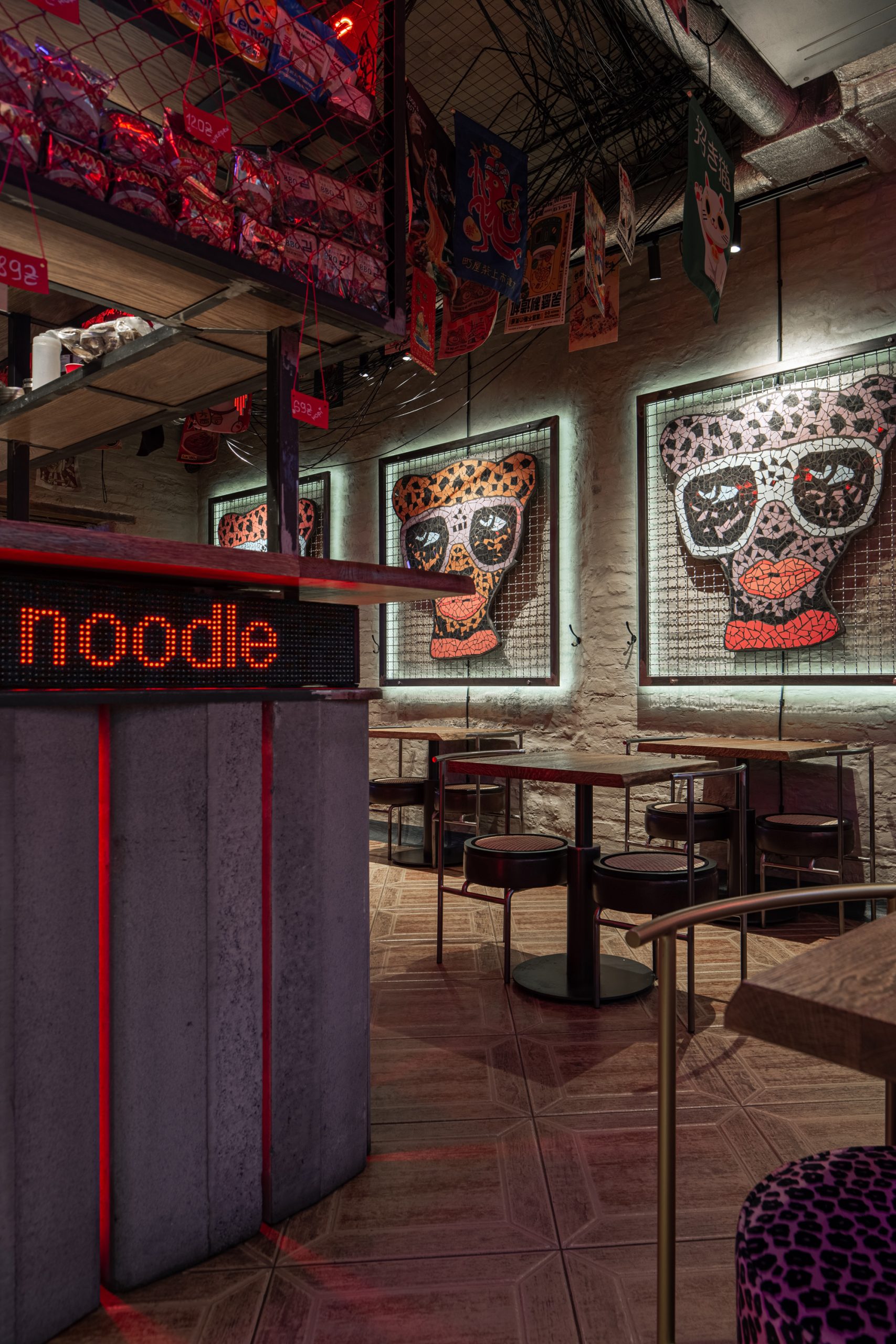asian_restaurant_streetfood_interior_design_leo_noodle_bar_if_(10)