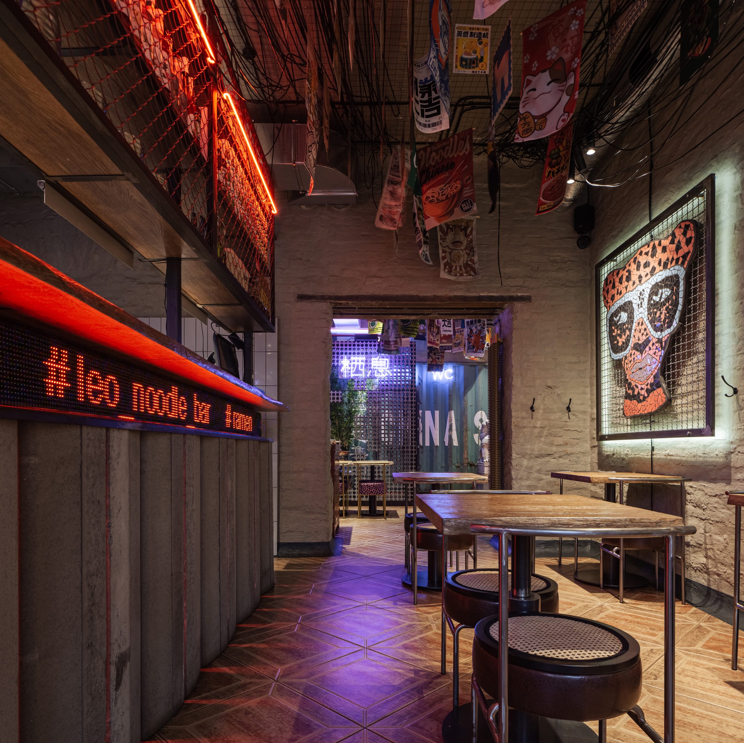 asian_restaurant_streetfood_interior_design_leo_noodle_bar_if_(49)
