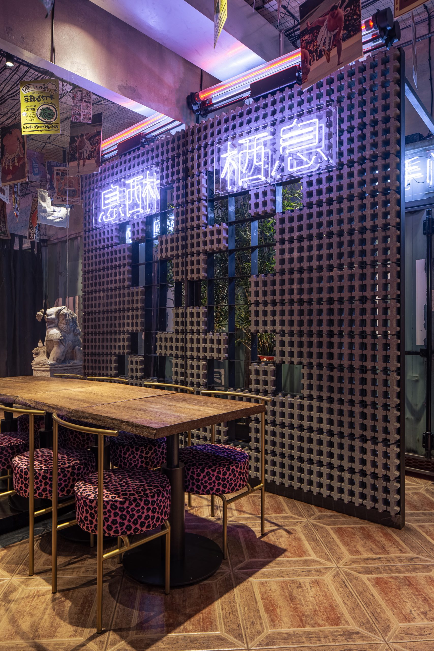 asian_restaurant_streetfood_interior_design_leo_noodle_bar_if_(60)