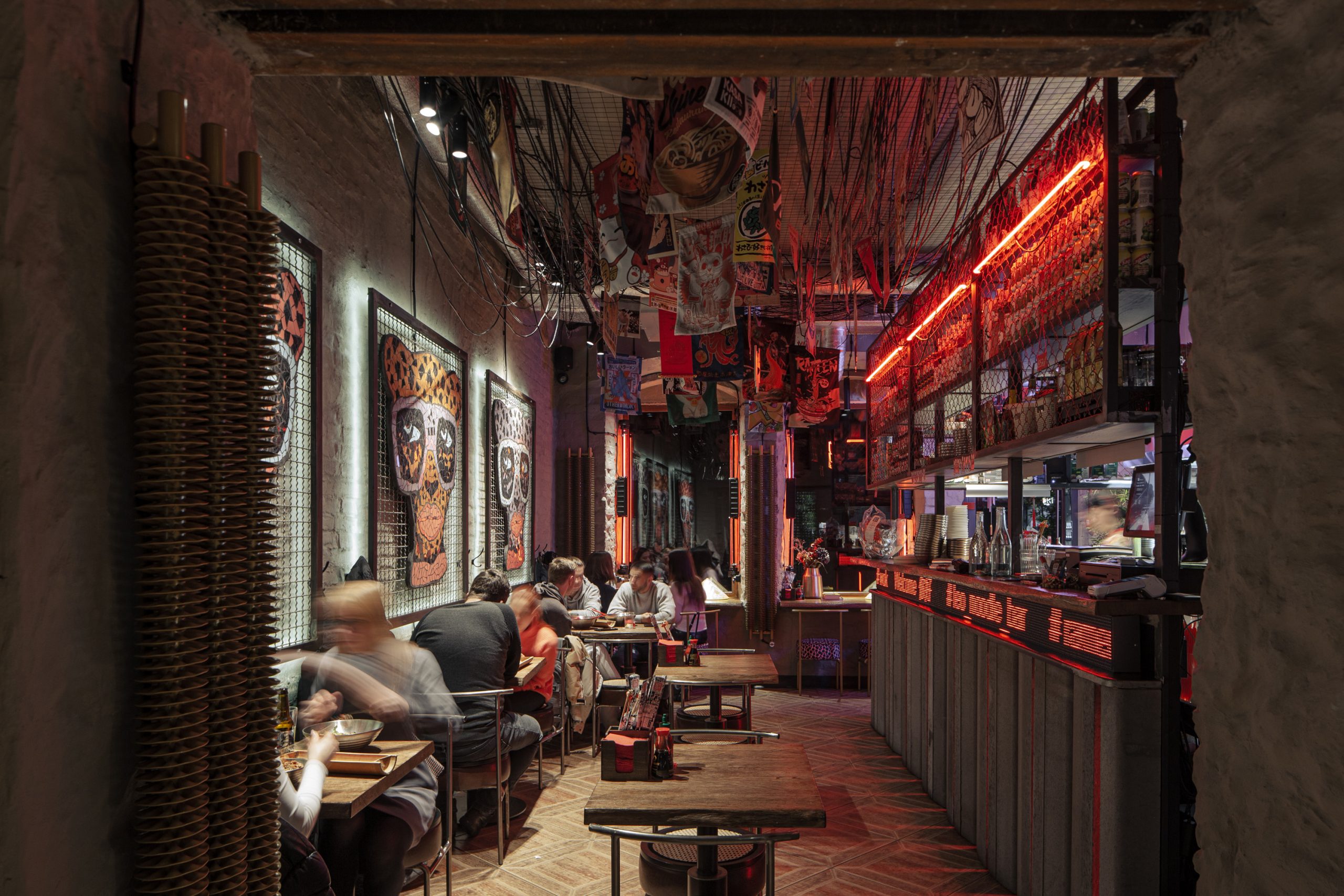asian_restaurant_streetfood_interior_design_leo_noodle_bar_if_(62)