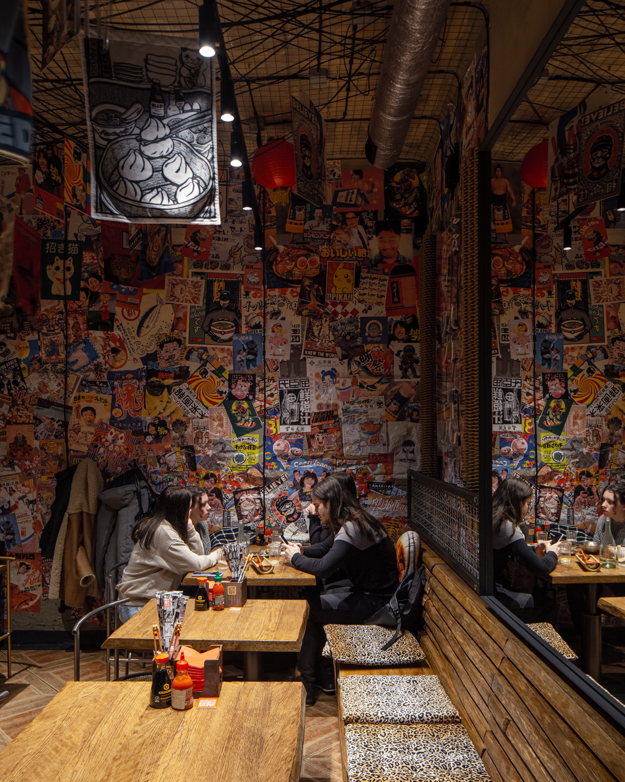 asian_restaurant_streetfood_interior_design_leo_noodle_bar_if_(67)