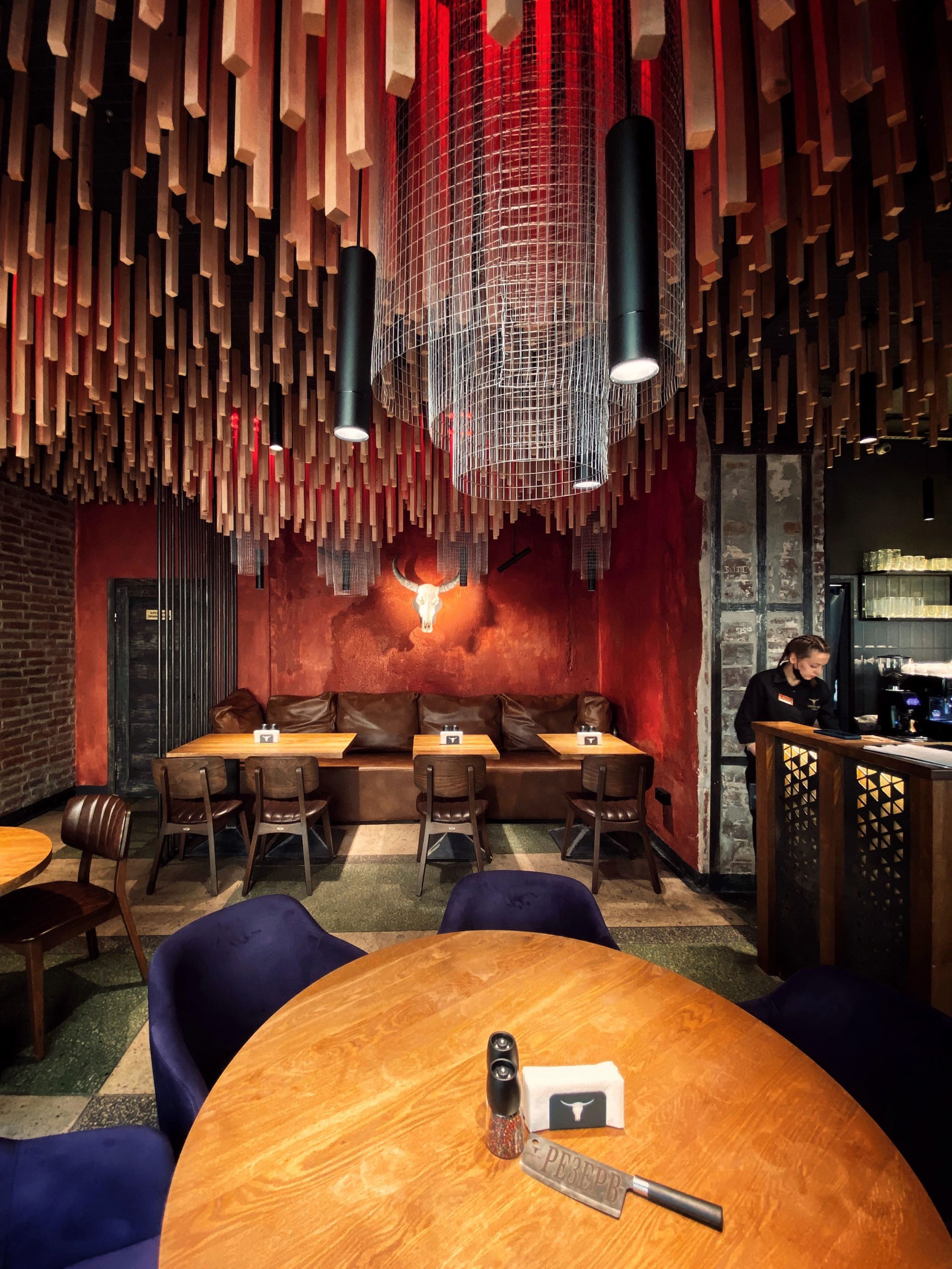 Smoked_BBQ_restaurant_interior_design (23)